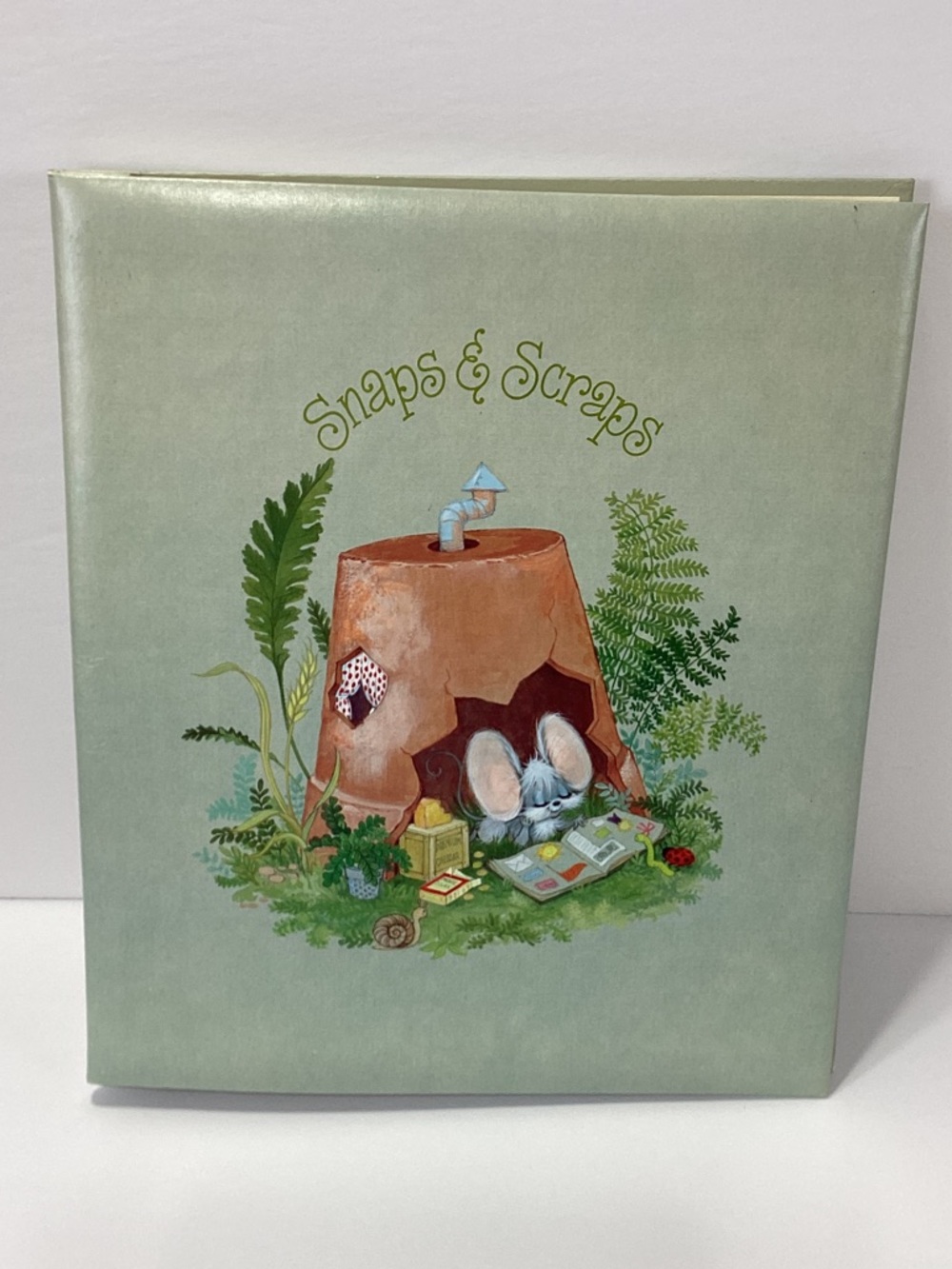 Vintage Hallmark Snaps & Scraps Scrapbook Binder With Mouse in Pot House 1976